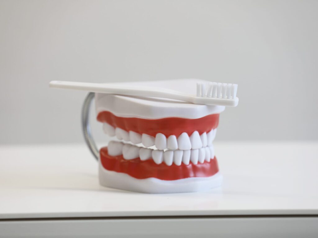 Guida alla cura quotidiana dei denti: come sorridere in salute!